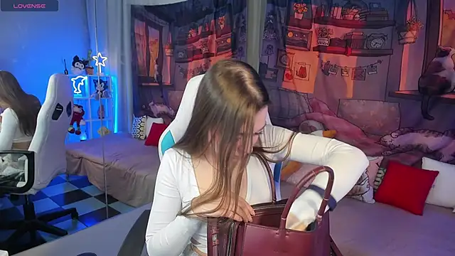 kaisajenner online show from December 3, 2025, 10:41 pm