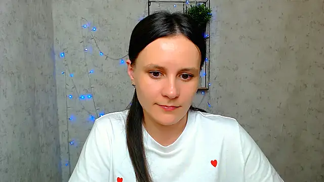 Snapshot of ValeriaHeart_ chatting on March 13, 2025, 4:45 pm ValeriaHeart online show from March 13, 2025, 4:45 pm