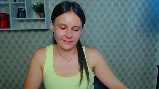 Snapshot of ValeriaHeart_ chatting on September 12, 2025, 5:18 am ValeriaHeart online show from September 12, 2025, 5:18 am