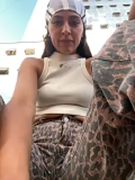 Sofiadelacruz online show from May 6, 2026, 10:04 pm
