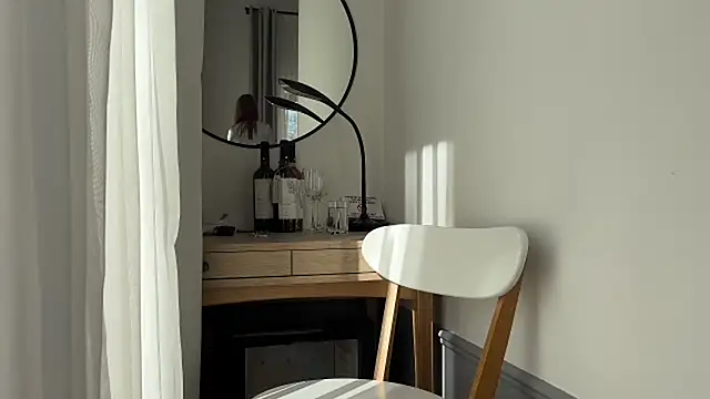 Kisskeyy online show from March 8, 2025, 8:11 am