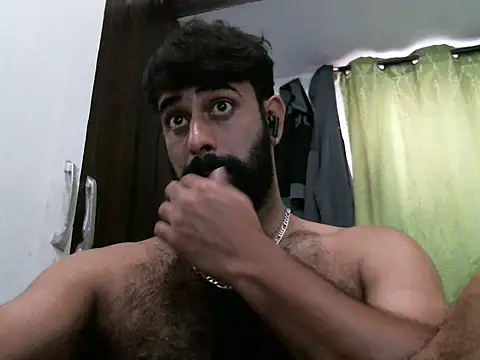 Snapshot of indianhairybull chatting on March 18, 2025, 4:04 am indianhairybull online show from March 18, 2025, 4:04 am