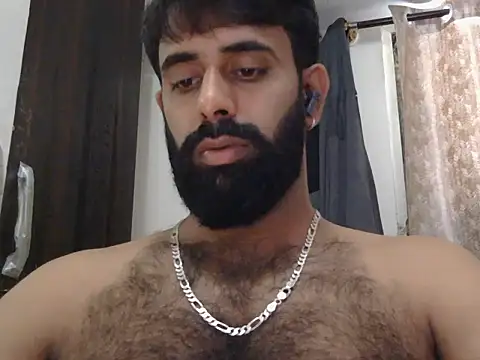 Snapshot of indianhairybull chatting on June 28, 2026, 4:40 am indianhairybull online show from June 28, 2026, 4:40 am