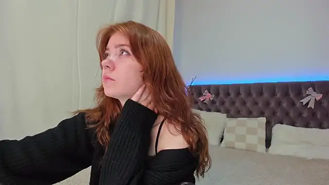 Ella Mayers online show from March 21, 2025, 9:12 pm