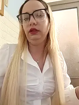 Mia RainX online show from April 19, 2026, 2:11 am