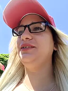 Mia RainX online show from May 20, 2026, 9:26 am