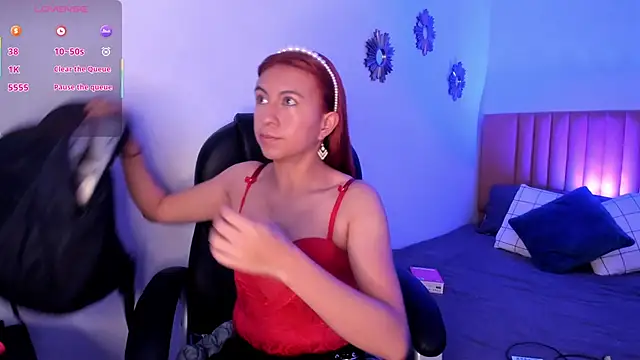 fer angel  online show from February 26, 2025, 12:47 pm