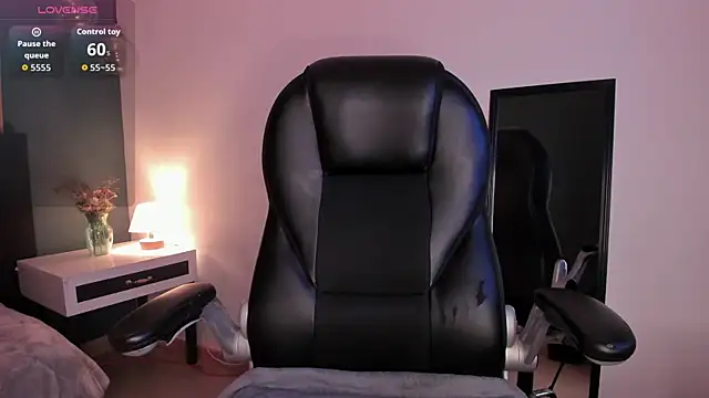 Lilith Ember1 online show from January 8, 2026, 1:24 pm