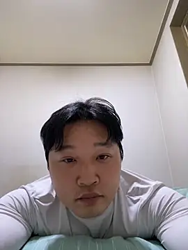 Snapshot of offwhite777 chatting on February 7, 2025, 9:58 am offwhite777 online show from February 7, 2025, 9:58 am