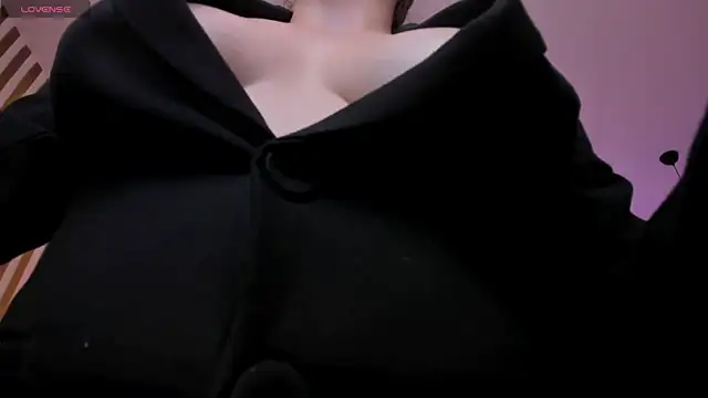 Snapshot of BeccaBaxter chatting on September 26, 2025, 8:57 pm BeccaBaxter online show from September 26, 2025, 8:57 pm