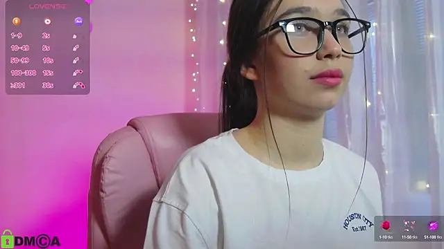 Snapshot of Arianahot777 chatting on February 4, 2025, 5:53 am Arianahot777 online show from February 4, 2025, 5:53 am