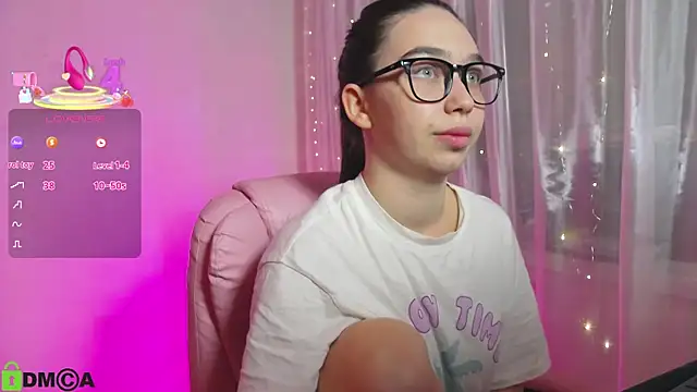 Snapshot of Arianahot777 chatting on September 14, 2025, 2:22 am Arianahot777 online show from September 14, 2025, 2:22 am