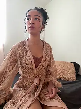 leahaltomm online show from February 4, 2026, 2:01 pm