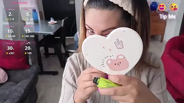 Snapshot of xxsexycutexxx chatting on October 28, 2025, 12:09 pm xxsexycutexxx online show from October 28, 2025, 12:09 pm