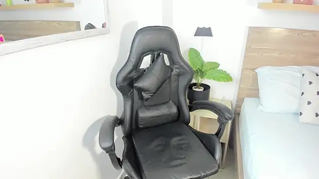 dalila harris online show from March 21, 2025, 7:13 pm