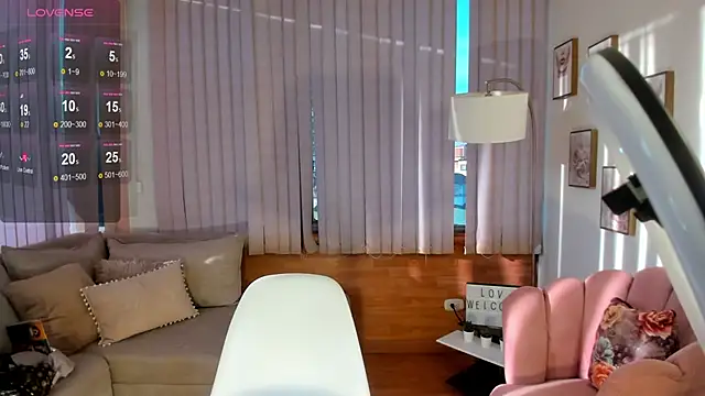 Daphne chers online show from February 14, 2025, 12:03 pm