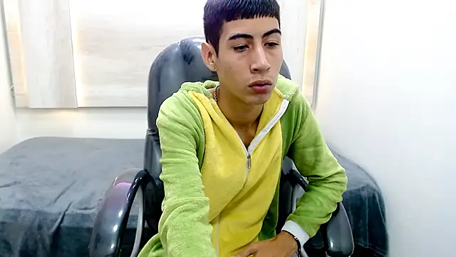 LittleFiree online show from February 9, 2025, 2:06 am