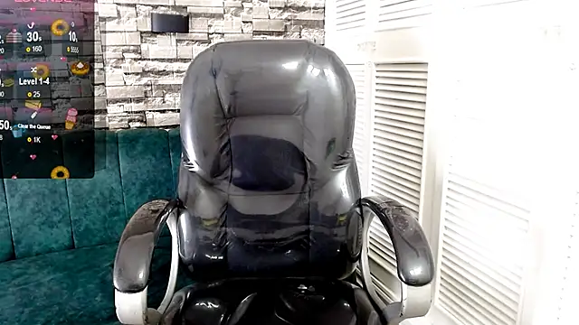 LittleFiree online show from February 9, 2025, 8:11 am