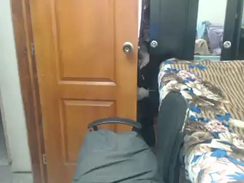 Snapshot of Siblleyx chatting on October 22, 2025, 7:35 pm Siblleyx online show from October 22, 2025, 7:35 pm