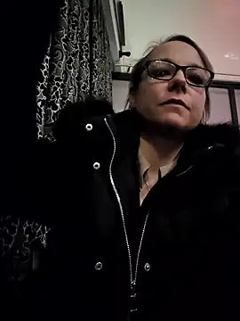 Fuxy-love69 online show from January 6, 2026, 3:49 pm