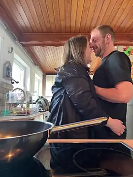 Snapshot of Lars-Lola chatting on March 4, 2025, 2:42 pm Lars-Lola online show from March 4, 2025, 2:42 pm