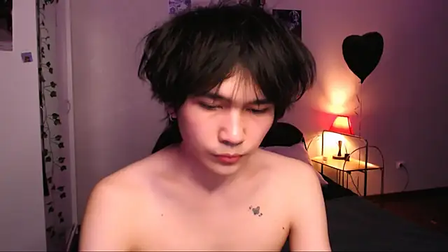 Snapshot of rennnuts chatting on September 23, 2025, 6:22 pm rennnuts online show from September 23, 2025, 6:22 pm