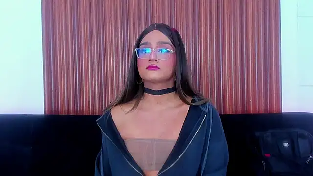 Snapshot of Karla_Dior7 chatting on February 18, 2025, 6:15 am Karla Dior7 online show from February 18, 2025, 6:15 am