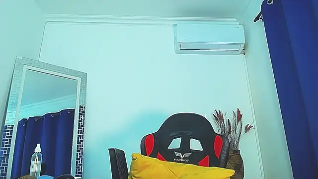 Snapshot of Karla_Dior7 chatting on February 21, 2025, 12:50 pm Karla Dior7 online show from February 21, 2025, 12:50 pm