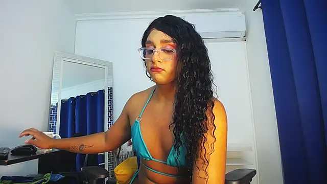 Snapshot of Karla_Dior7 chatting on March 5, 2025, 11:49 am Karla Dior7 online show from March 5, 2025, 11:49 am