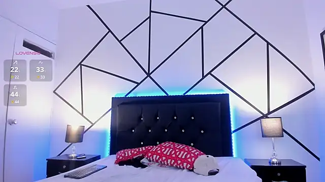 Liiam smith  online show from February 10, 2025, 6:03 pm