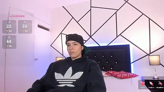 Liiam smith  online show from March 12, 2025, 12:15 pm