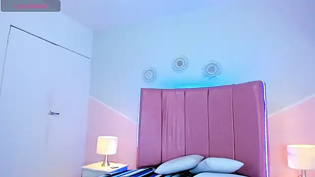 Liiam smith  online show from November 12, 2025, 12:49 pm