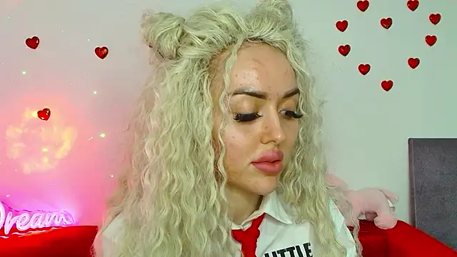 Snapshot of MissisCaty chatting on February 2, 2025, 1:45 am MissisCaty online show from February 2, 2025, 1:45 am