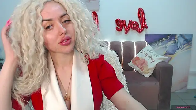 Snapshot of MissisCaty chatting on February 5, 2025, 10:44 pm MissisCaty online show from February 5, 2025, 10:44 pm