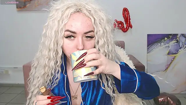 Snapshot of MissisCaty chatting on February 16, 2025, 4:09 am MissisCaty online show from February 16, 2025, 4:09 am