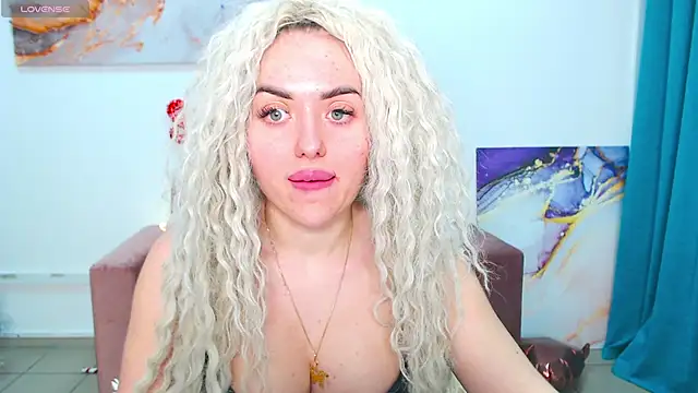 Snapshot of MissisCaty chatting on February 25, 2025, 7:36 pm MissisCaty online show from February 25, 2025, 7:36 pm