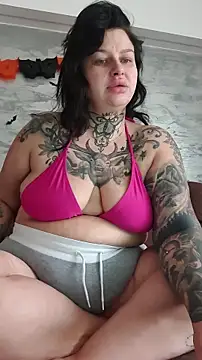 CannabisQueenn online show from October 30, 2025, 7:43 am