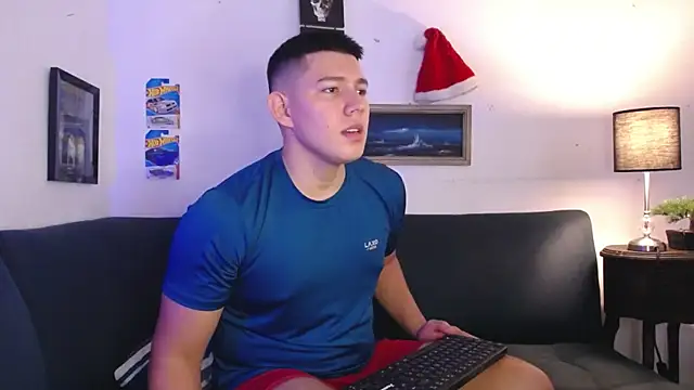 JamesCr  online show from November 29, 2025, 2:42 pm