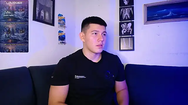 JamesCr  online show from December 21, 2025, 12:18 am