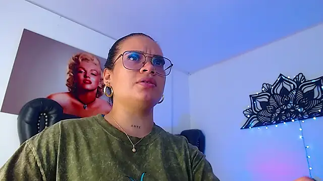 Snapshot of Taliana36 chatting on February 25, 2025, 12:55 pm Taliana36 online show from February 25, 2025, 12:55 pm