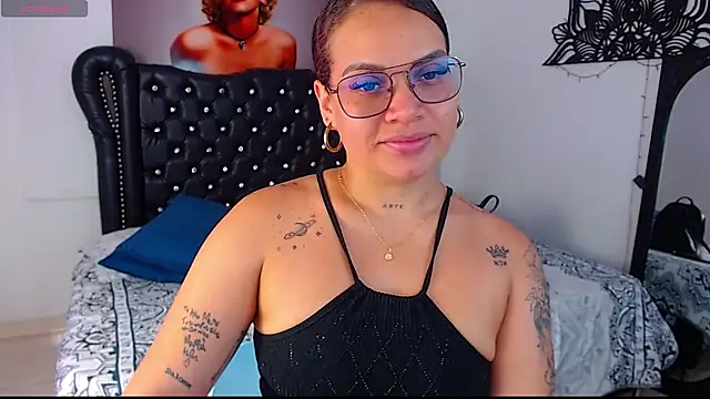 Snapshot of Taliana36 chatting on October 22, 2025, 12:27 pm Taliana36 online show from October 22, 2025, 12:27 pm