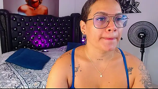 Snapshot of Taliana36 chatting on November 6, 2025, 12:39 pm Taliana36 online show from November 6, 2025, 12:39 pm