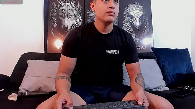 Snapshot of JohanSmith chatting on February 15, 2025, 2:22 pm JohanSmith online show from February 15, 2025, 2:22 pm