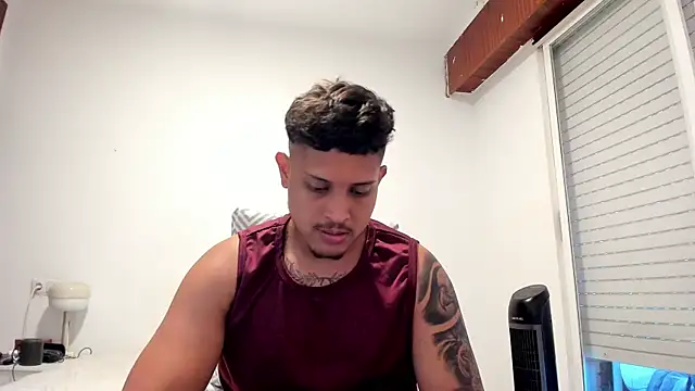 Snapshot of JohanSmith chatting on June 12, 2026, 6:51 pm JohanSmith online show from June 12, 2026, 6:51 pm