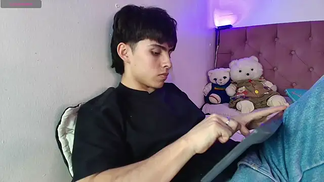 PepperTwink online show from October 24, 2025, 3:52 pm