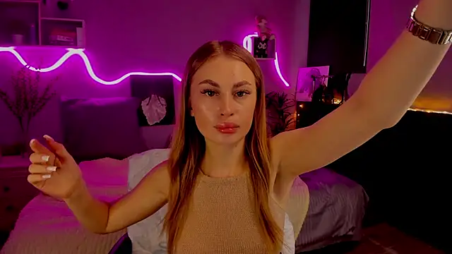 AnitaLamb online show from February 6, 2025, 8:07 am