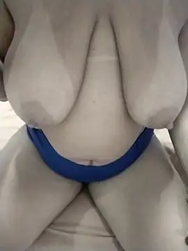 yannaluuxehot online show from February 20, 2025, 3:56 am