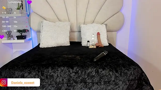 Danielaangelina online show from November 23, 2025, 6:24 am