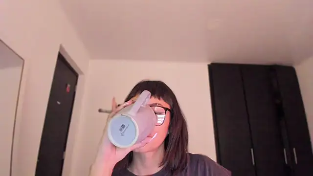 ggor4w33 online show from October 6, 2025, 11:51 am