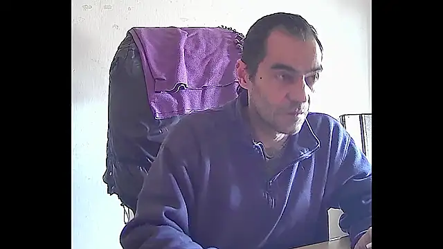 ReyDeBotones online show from March 18, 2026, 2:53 pm